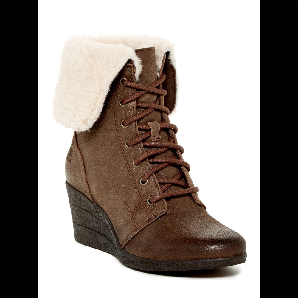 UGG Zea Waterproof Genuine ShearlingLinedWedgeBoot